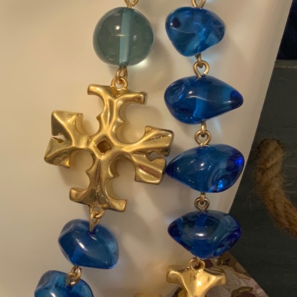 Elegant Blue and Gold Necklace - Picture 2 of 13